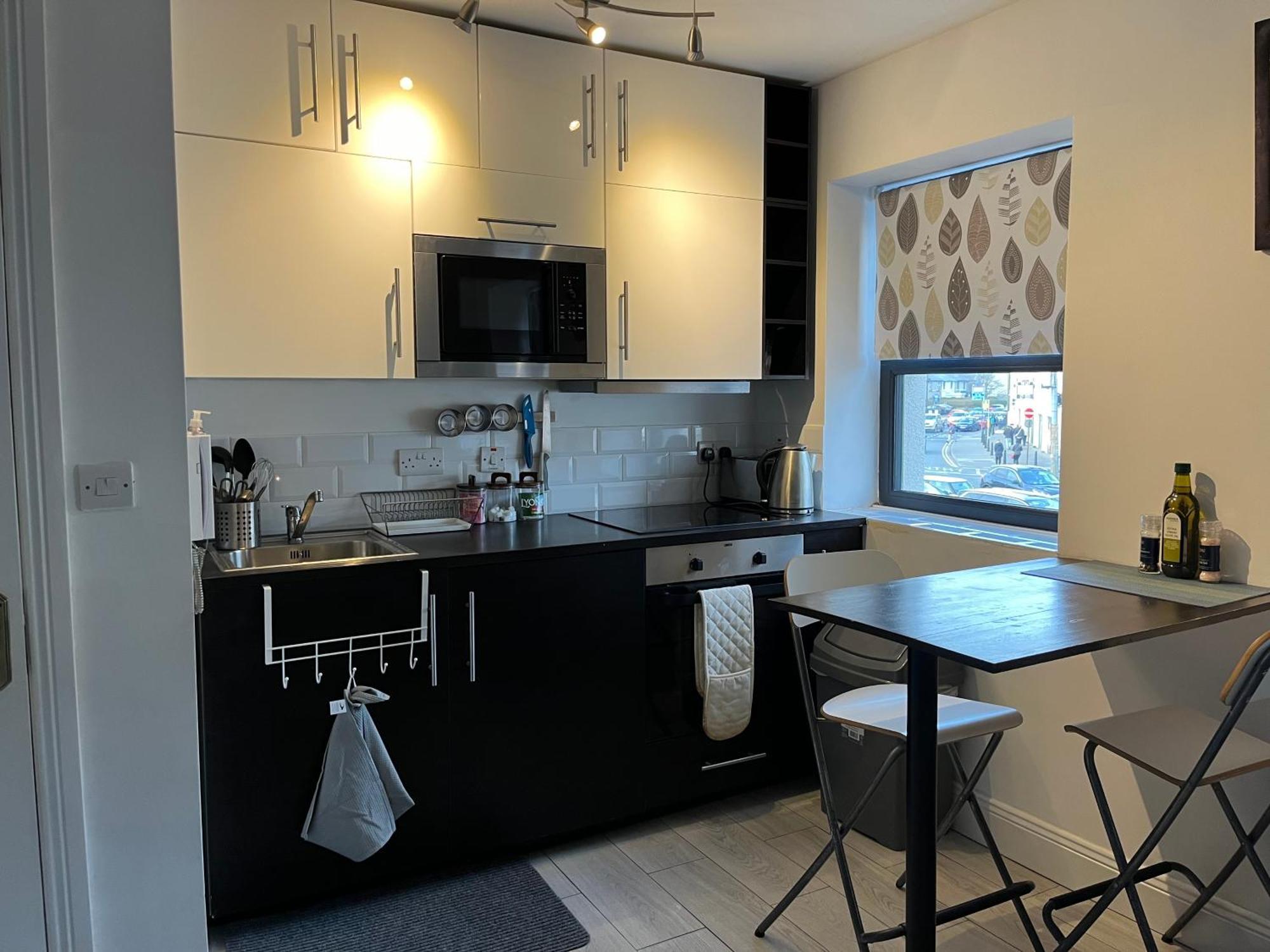 Woodquay Mews Apartment Голуей Екстериор снимка
