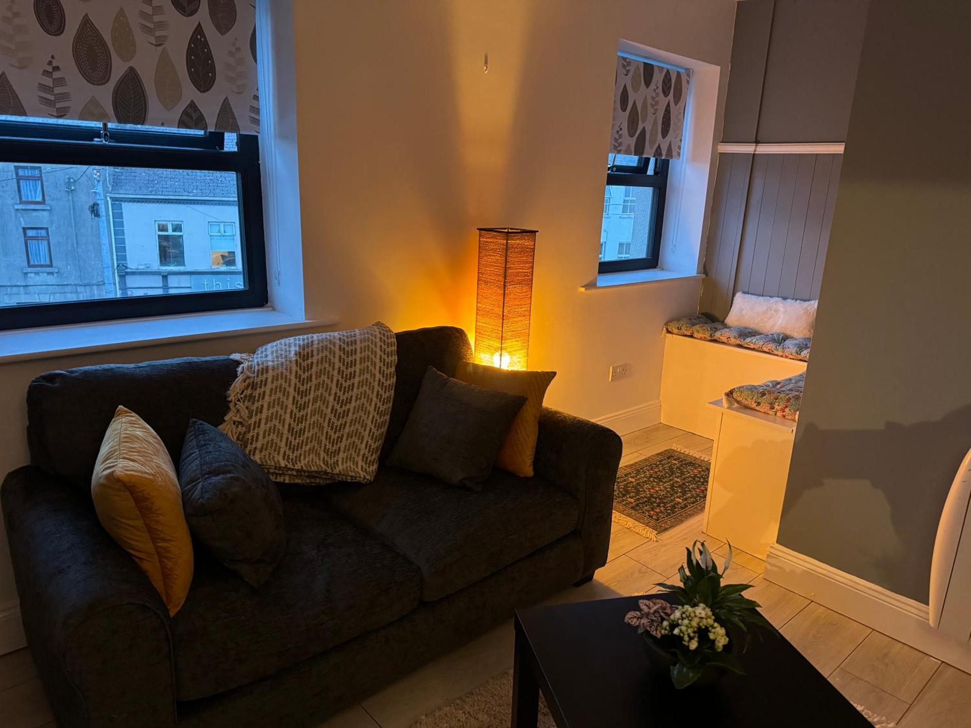 Woodquay Mews Apartment Голуей Екстериор снимка