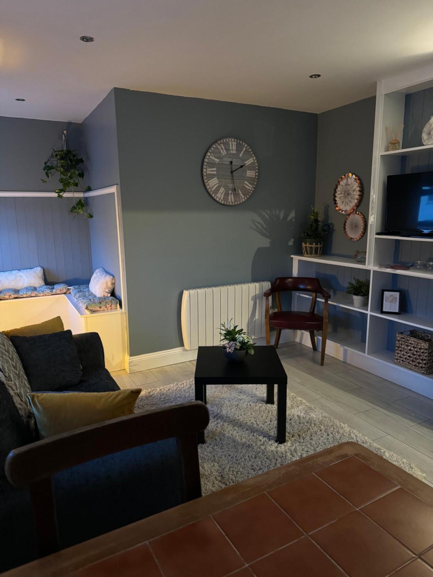 Woodquay Mews Apartment Голуей Екстериор снимка